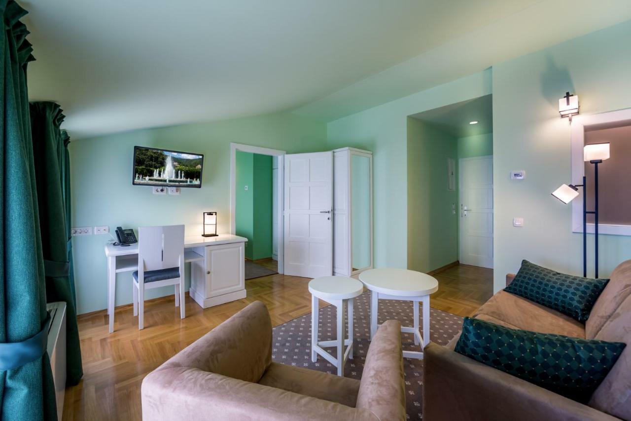 Hotel Domino Опатия Экстерьер фото