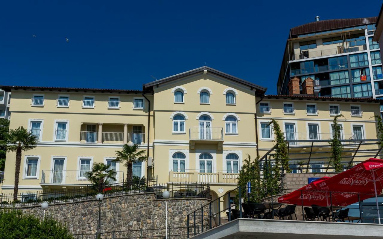 Hotel Domino Опатия Экстерьер фото